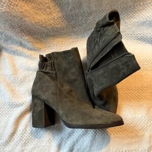 NWT Arturo Chiang suede heeled ankle boots size 9.5